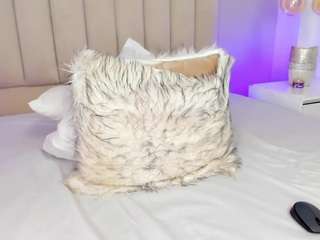 Melanie-hillz live webcam show