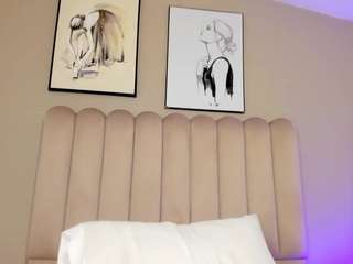 Melanie-hillz live webcam show