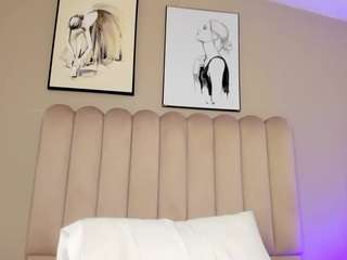 Melanie-hillz live webcam show
