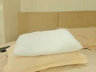Melanie-hillz live cam preview