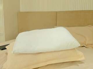 Melanie-hillz live cam preview
