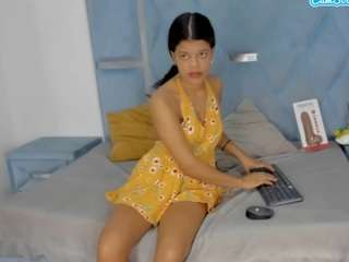 ninaasm's CamSoda show and profile