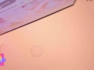 sexxyvalen Live Webcam on CamSoda