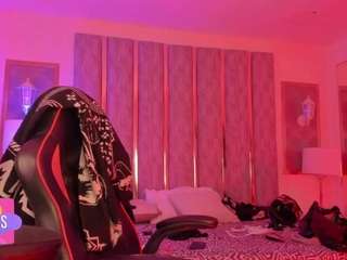 sexxyvalen Live Webcam on CamSoda