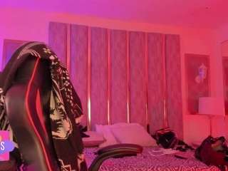 sexxyvalen Live Webcam on CamSoda