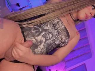 sexxyvalen Live Webcam on CamSoda