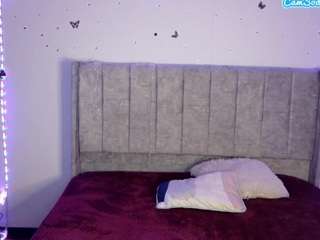 gabbiecoxxx22, female webcam model,  years old, on live webcam