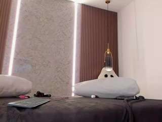 maye-wells live cam profile