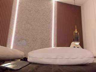 maye-wells live cam profile