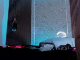 maye-wells live webcam show