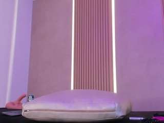 Maye-Wells live cam preview