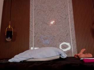 Maye-Wells live cam preview