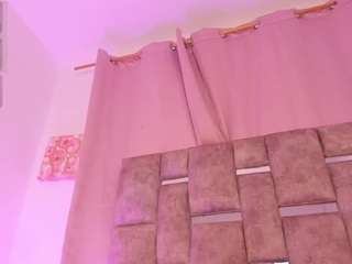 mia-royal Drinking live webcam