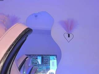 mia-royal's CamSoda show and profile