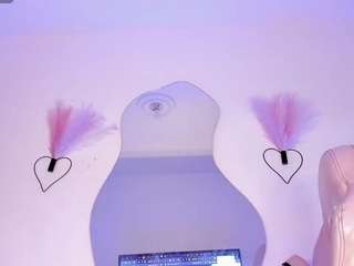 mia-royal's CamSoda show and profile