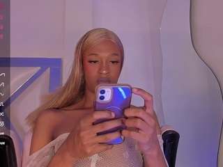mia-royal live webcam show