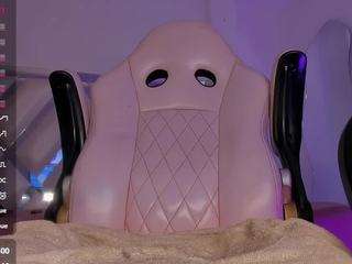 mia-royal live webcam show