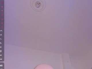 Mia-royal's cam show statistics and live stream