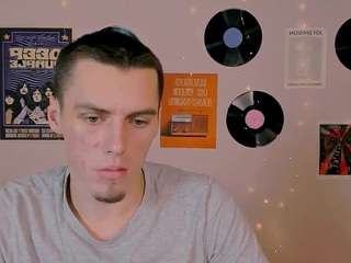 ryan-zen's CamSoda show and profile