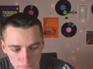 ryan-zen Brown live webcam