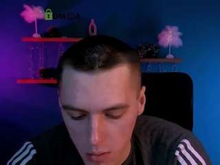 ryan-zen Live Webcam on CamSoda