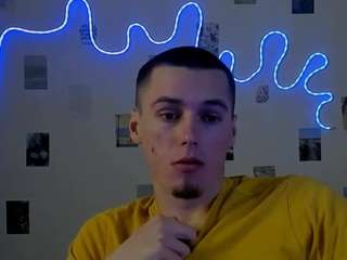 ryan-zen's CamSoda show and profile