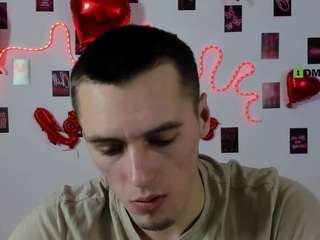 ryan-zen's CamSoda show and profile