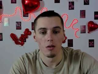 ryan-zen's CamSoda show and profile