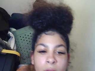 sapphir3dior Live Webcam on CamSoda