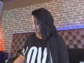 sharon-tyga20's CamSoda show and profile