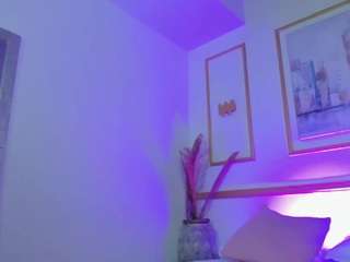 Эта модель сейчас онлайн. zully-28