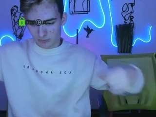 azen-rush's CamSoda show and profile