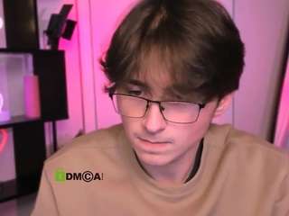 azen-rush's CamSoda show and profile