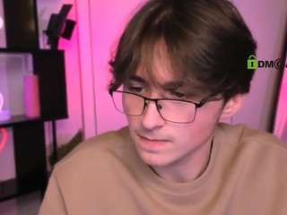 azen-rush's CamSoda show and profile