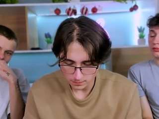 azen-rush Live Webcam on CamSoda