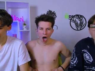 azen-rush Live Webcam on CamSoda