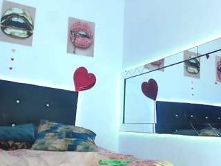 antonella-pink webcam model