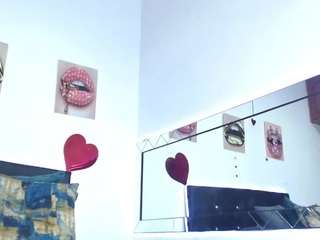 antonella-pink's CamSoda show and profile