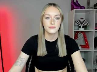 evelynblond Live Webcam on CamSoda