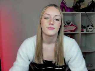 evelynblond Tits live webcam