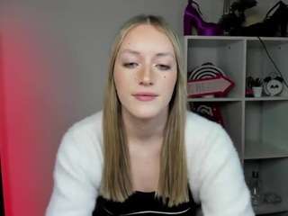 evelynblond live cam profile