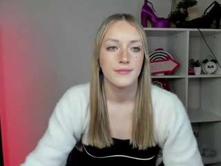 evelynblond live cam profile