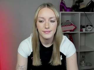 le modèle evelynblond est en webcam porno dans un show sur le site camsoda, il possède les tags suivants: amateur,ass,brown eyes,foot fetish,no drinking,no smoking,normal,role play,blonde hair,hd,small tits