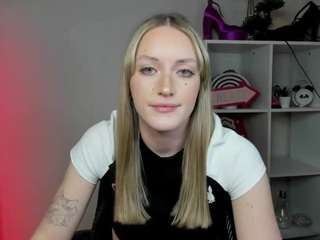le modèle evelynblond est en webcam porno dans un show sur le site camsoda, il possède les tags suivants: amateur,ass,brown eyes,foot fetish,no drinking,no smoking,normal,role play,blonde hair,hd,small tits