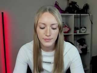 evelynblond - Live HD Webcam