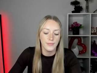 evelynblond live webcam show