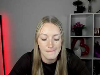 evelynblond live webcam show