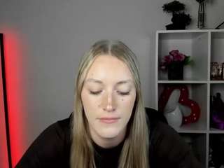 evelynblond live webcam show