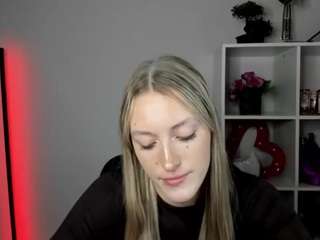evelynblond live webcam show