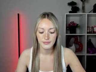 evelynblond live webcam show